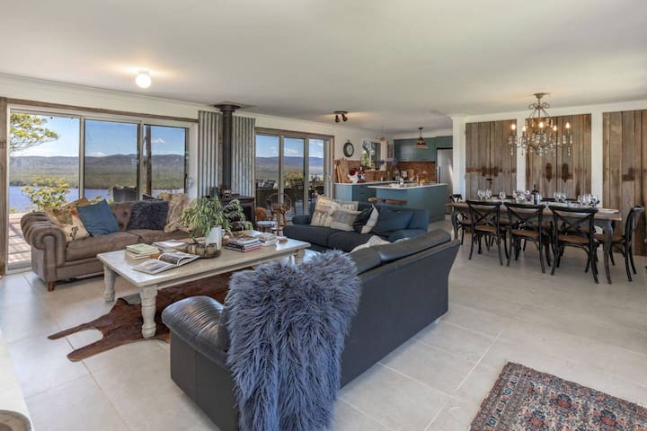 Shallow Bay’s ‘Wattaview’ – Stunning Country Home