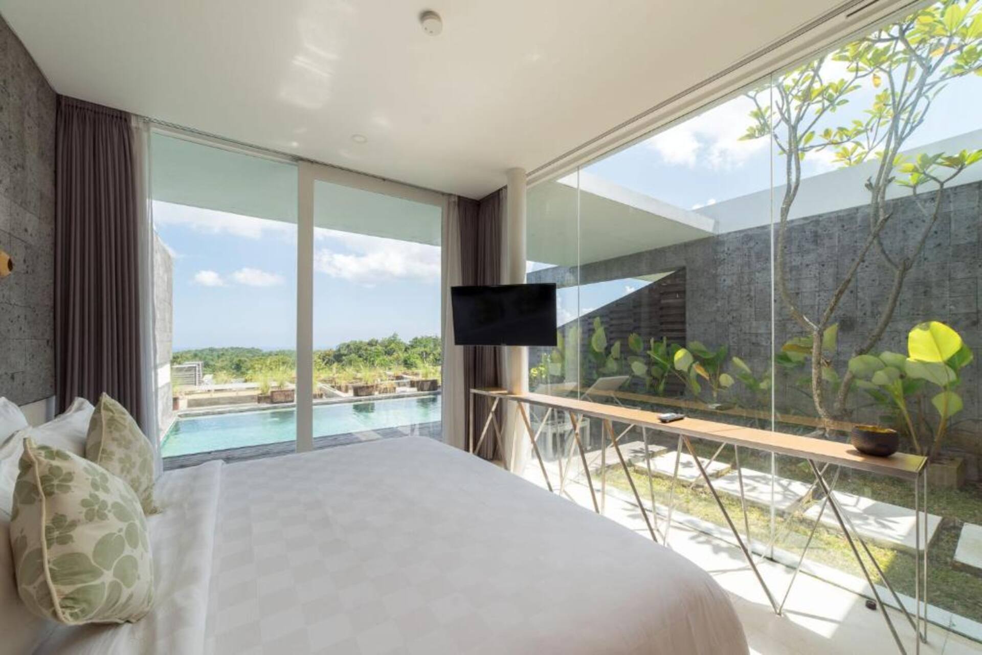Panoramic Cliff Vista 1 Bedroom Private Villa in Uluwatu 2