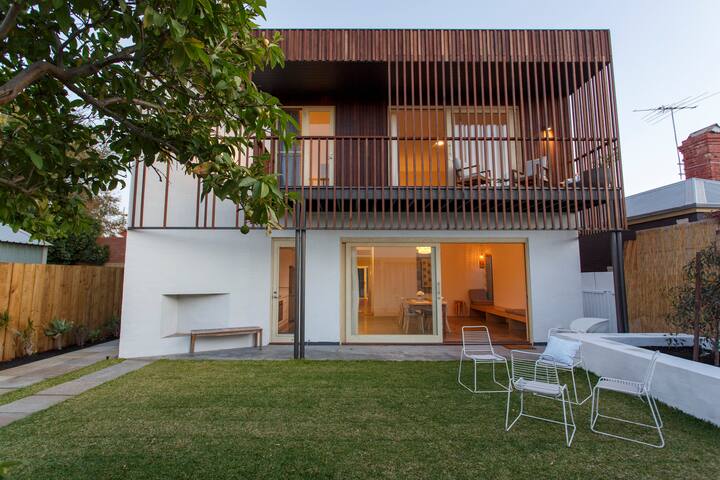 Family Oasis in Fremantle – Sleeps 8 gallery image 2