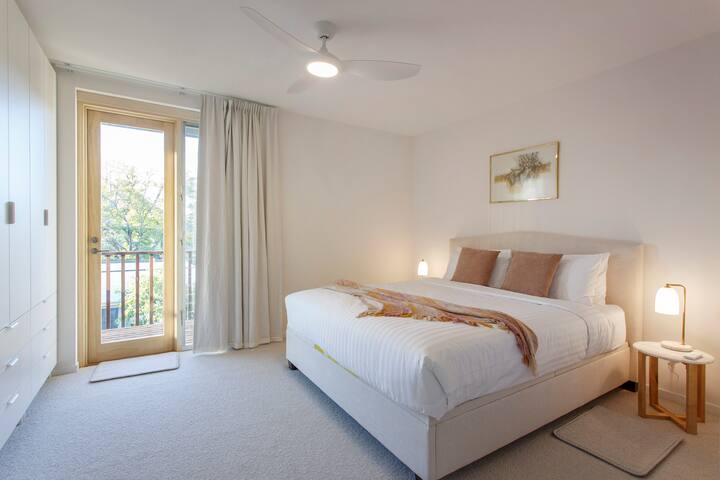 Family Oasis in Fremantle – Sleeps 8 gallery image 3