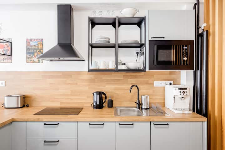 Secure Parking • Modern & Central Home • Ac • Wifi - Budapest