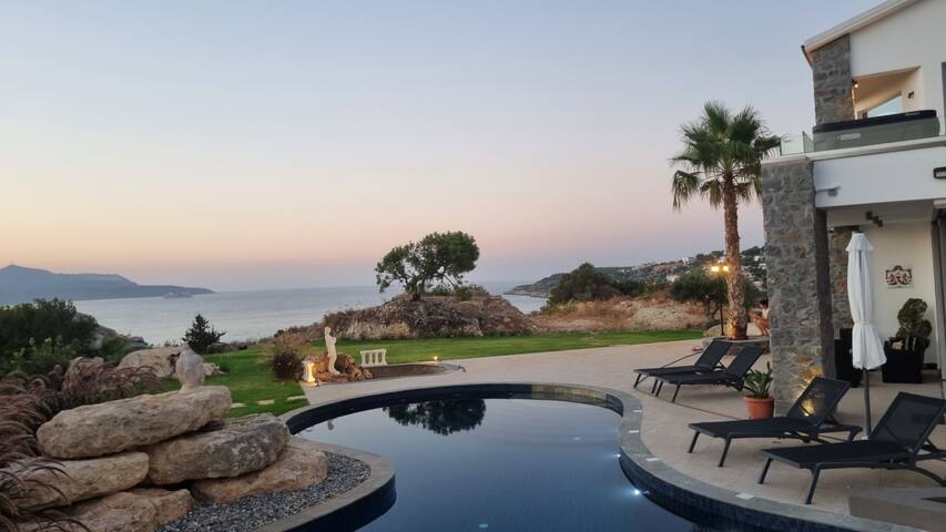 Shangri-La gallery image 3