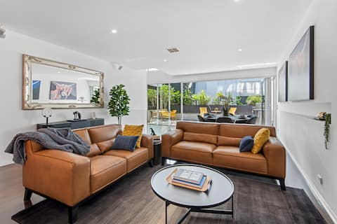 Popular Airbnb listing: Stunning Executive Townhouse in Richmond in Melbourne