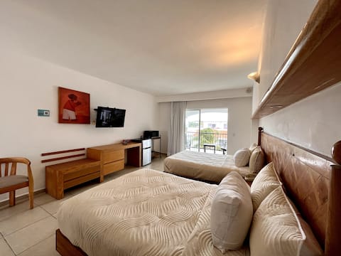 Popular Airbnb listing: Vacation Getaway · Access to Best Beach in Cancun in Zona Hotelera