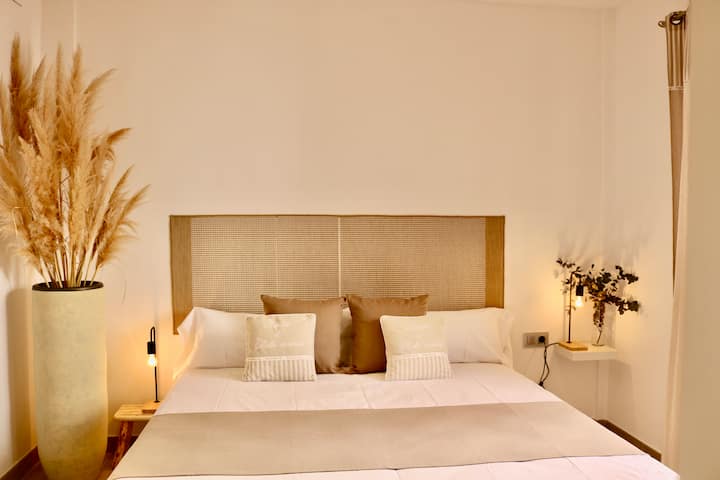 חדר עם 2 מיטות 90x200. אפשרות להפוך את המיטה שלהם יחד למיטה בגודל 180x200