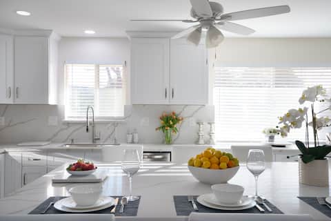 Orchard Oasis: Pool Table, King Beds Ensuite Baths
