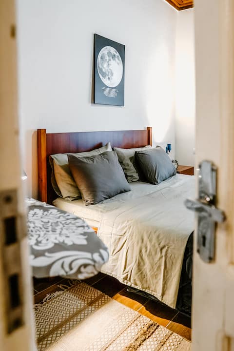 City Grove: Blooms and Beds | 2BR with City Views