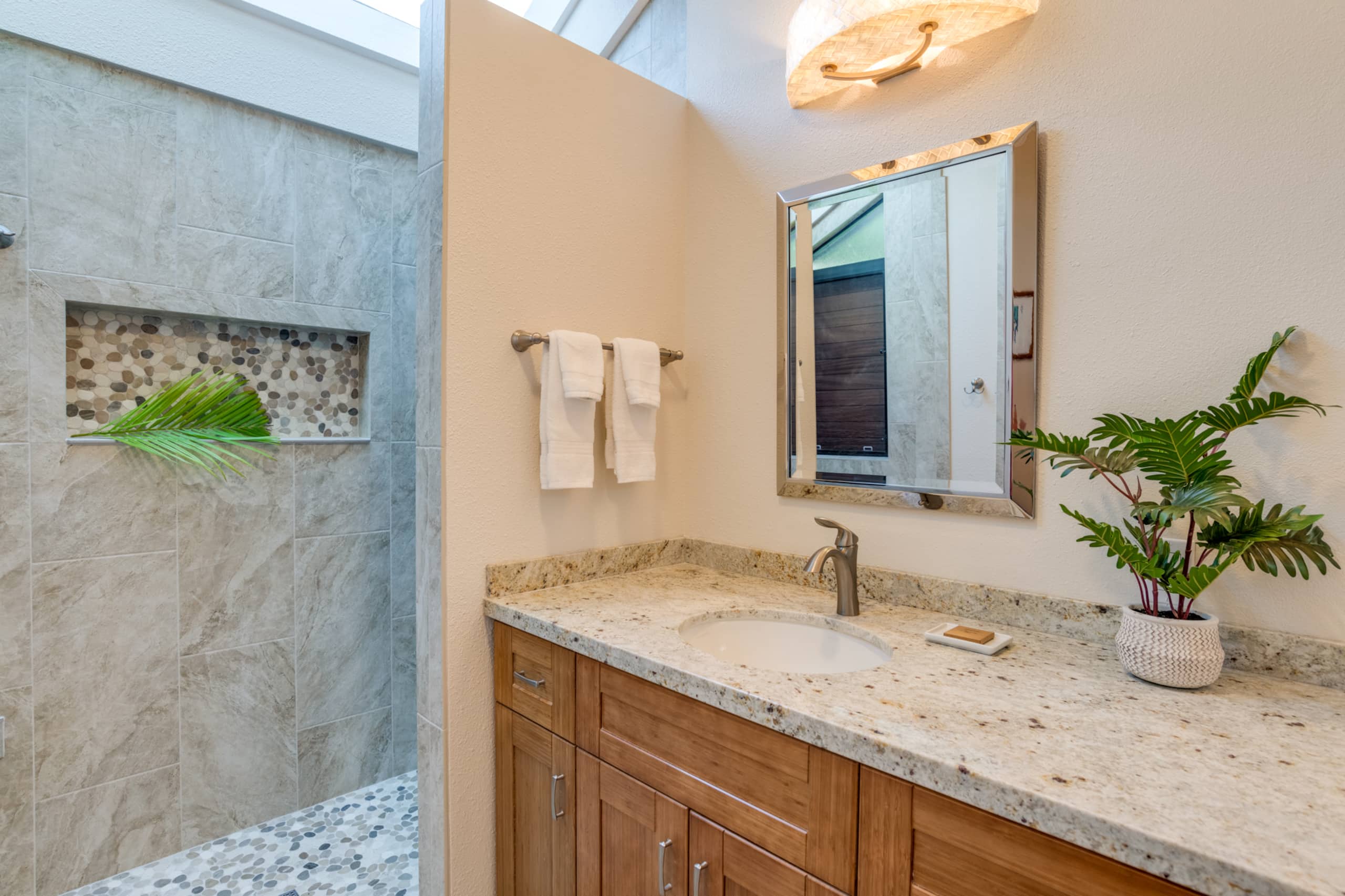 Home in Lahaina · ★5.0 · 3 bedrooms · 6 beds · 3 baths - Image 14