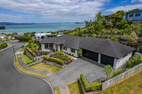 McLeod Bay Executive Homestay