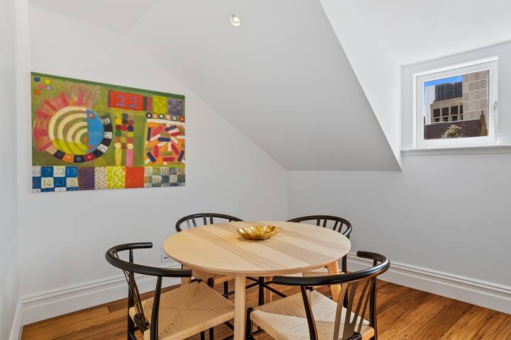 Historical Victoria Tavern Three gallery image 3