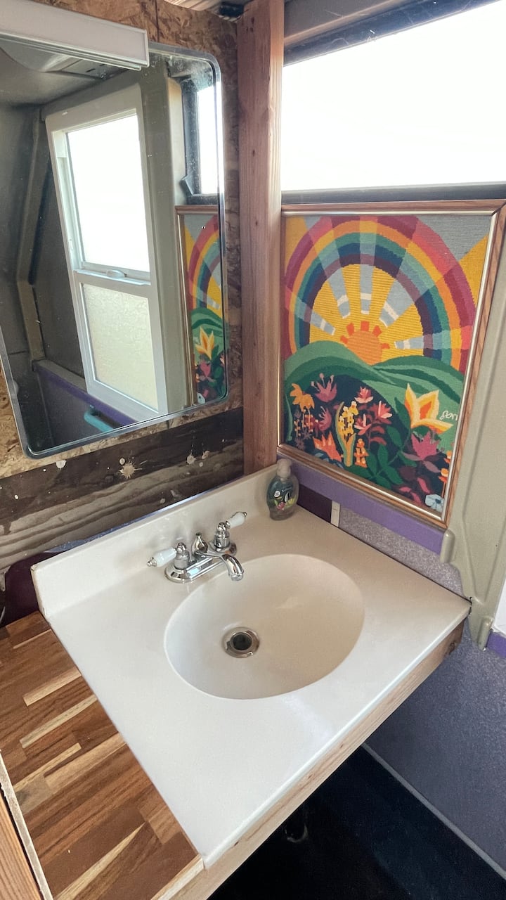 The Invisible Bus Of The Desert - 1 Bdrm 1 Bth - Bombay Beach, CA