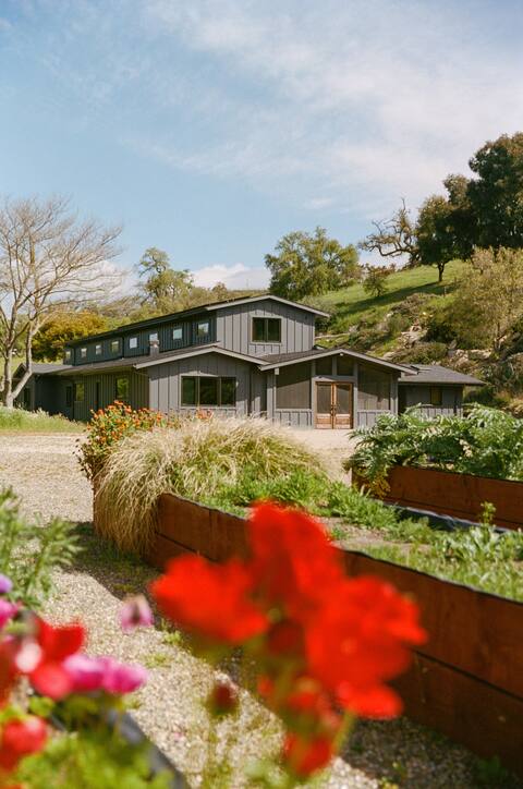 Rancho Clancy - SYV Luxury Farm Getaway