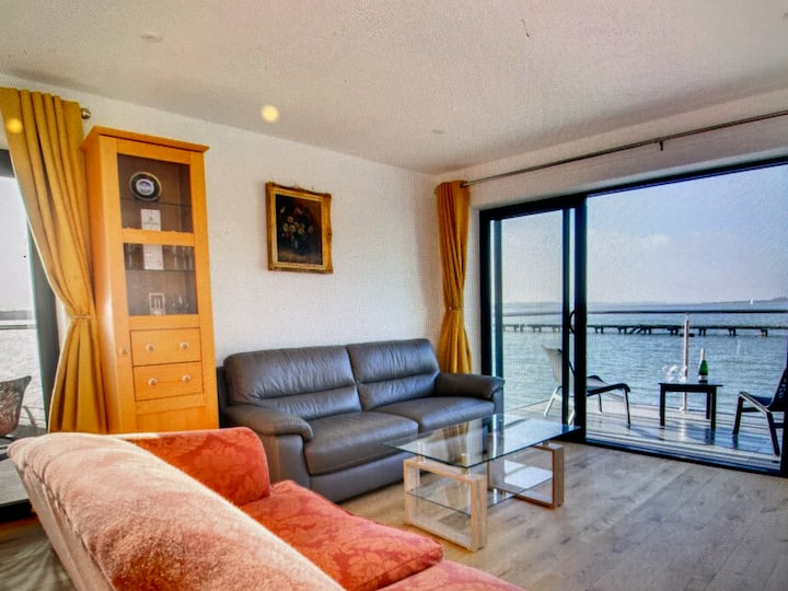 Ten Admiralty Pier - Felixstowe