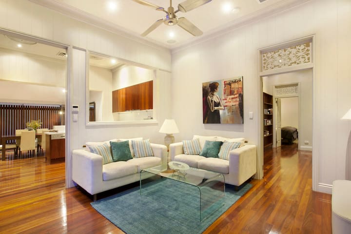 Lambert House – Upper & Middle levels gallery image 2