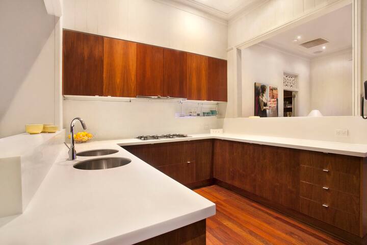 Lambert House – Upper & Middle levels gallery image 5