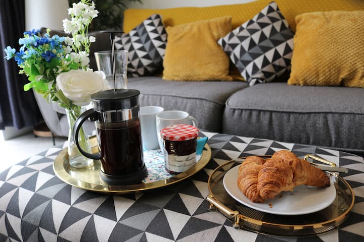 3 Bed Home | Stafford Long Stays - スタッフォード