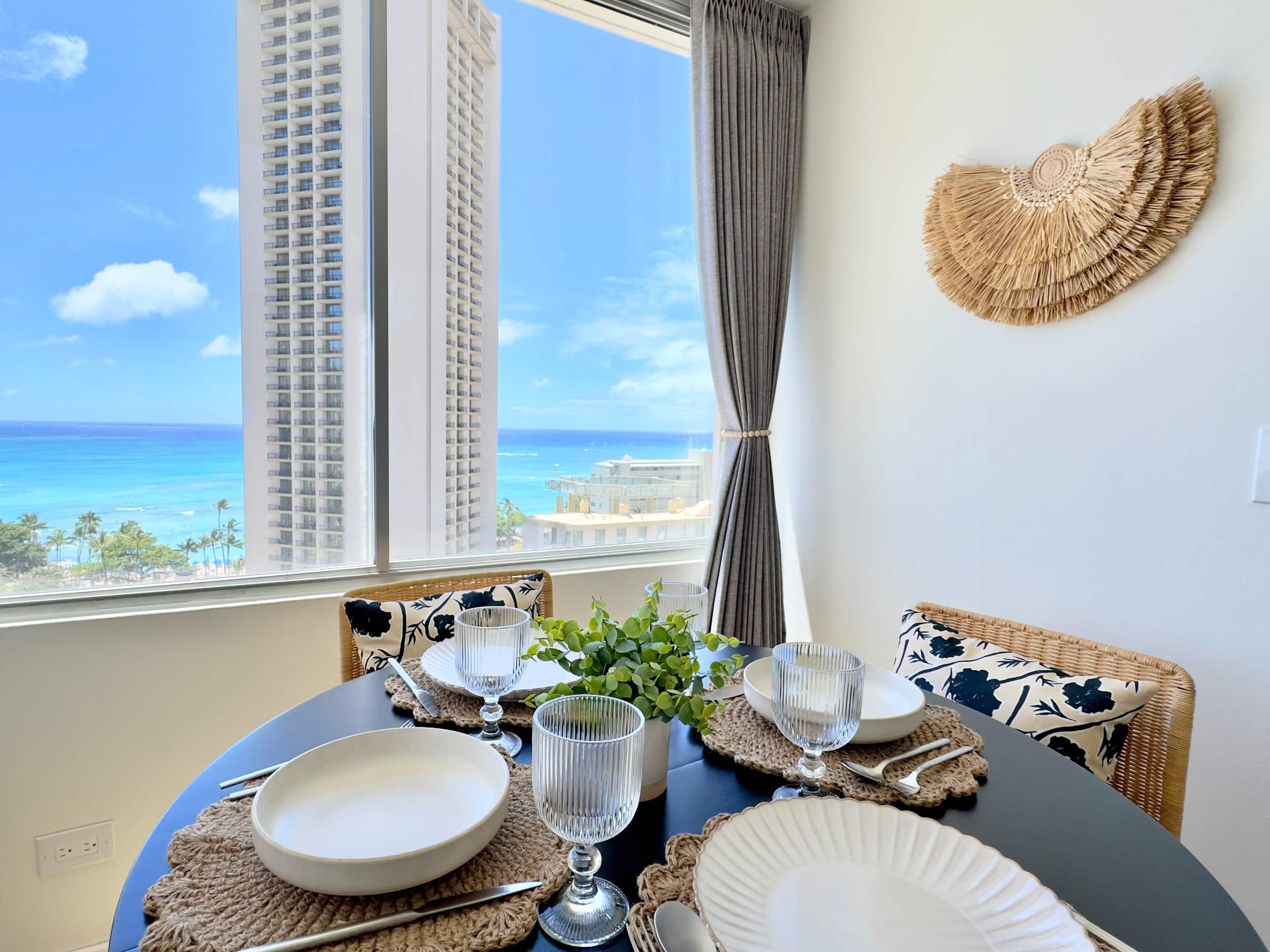 Condo in Honolulu · ★4.98 · 1 bedroom · 2 beds · 1 shared bath - Image 23