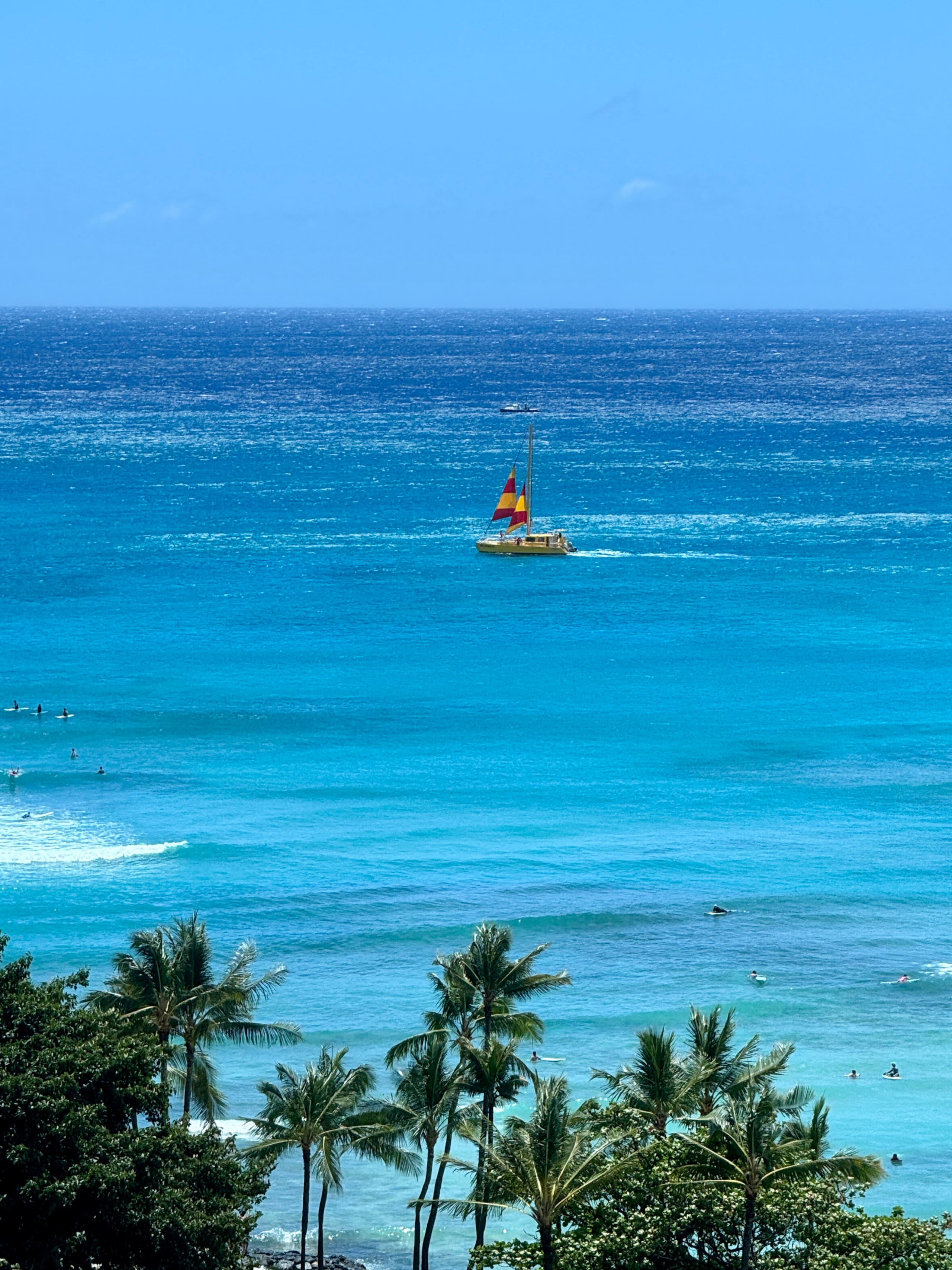 Condo in Honolulu · ★4.98 · 1 bedroom · 2 beds · 1 shared bath - Image 37
