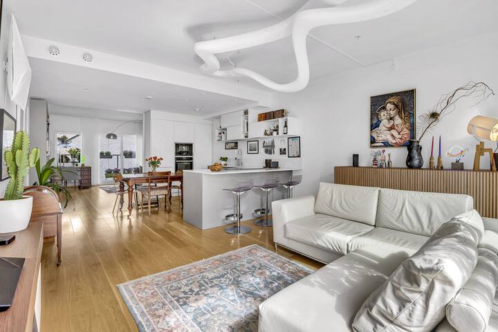 Beautiful and high standard 3BR flat at seaside gallery image 2