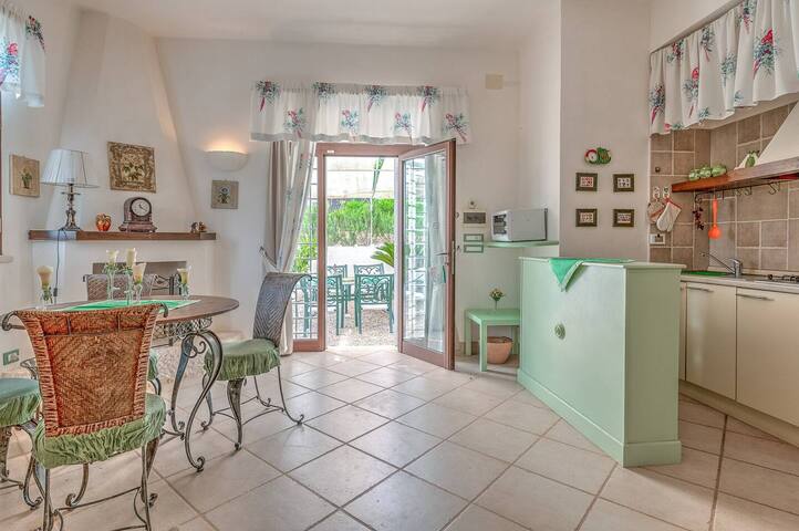 Elegant house with pool and private veranda gallery image 3