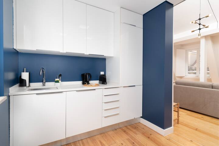 limehome Lisbon Rua do Arsenal 72 | 2-Bedroom Apt. gallery image 5