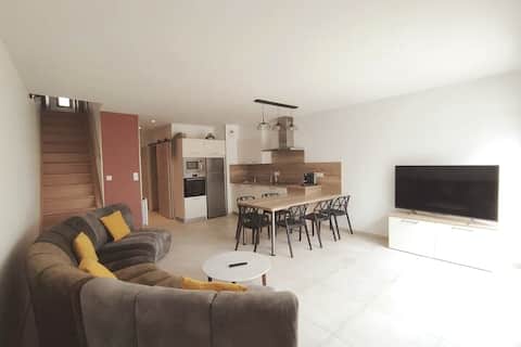 Popular Airbnb listing: The house by the sea, 2 minutes from the beach. in Sangatte