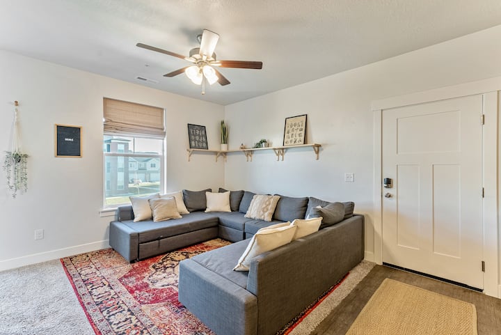 Spacious Lehi Condo Apartment - Lehi, UT