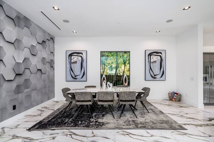 Los Angeles Modern with gym/pool and rooftop! gallery image 5