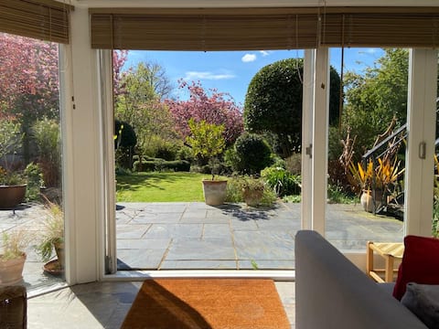 Popular Airbnb listing: Charming Clifton garden flat with parking in City Of Bristol