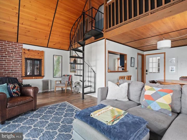 Blue Bear 4bed Room Cabin W/ Game Room & Arcades! - Luray, VA
