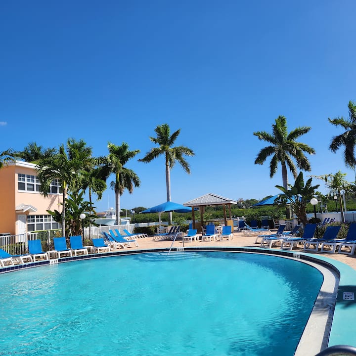 Serenity Sands At Barefoot Beach - Indian Shores, FL