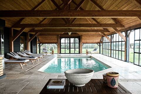 Beautiful Percheron house, heated pool