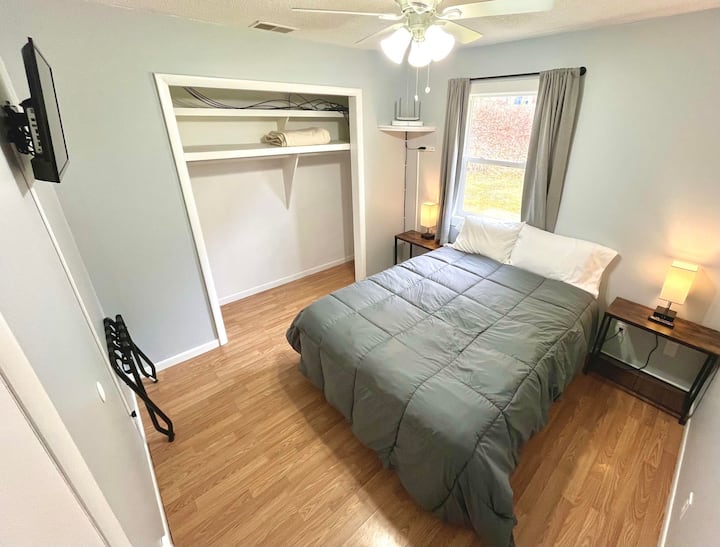 חדר שינה בגודל מלא