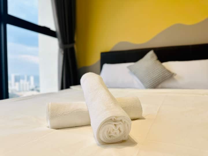 חדר שינה שני - מיטת קווין סייז אחת + מזרן בקומה אחת

