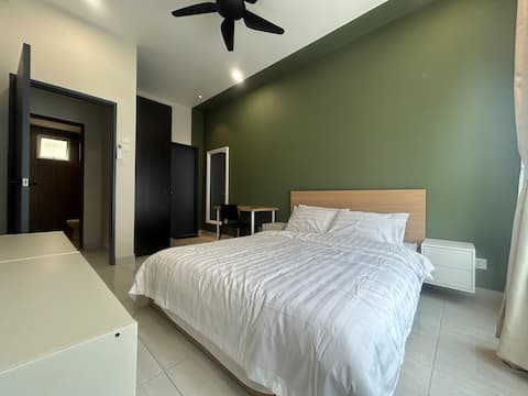 3R2B 7pax5min MAHSA, 10min SplashMania, 20min KLIA