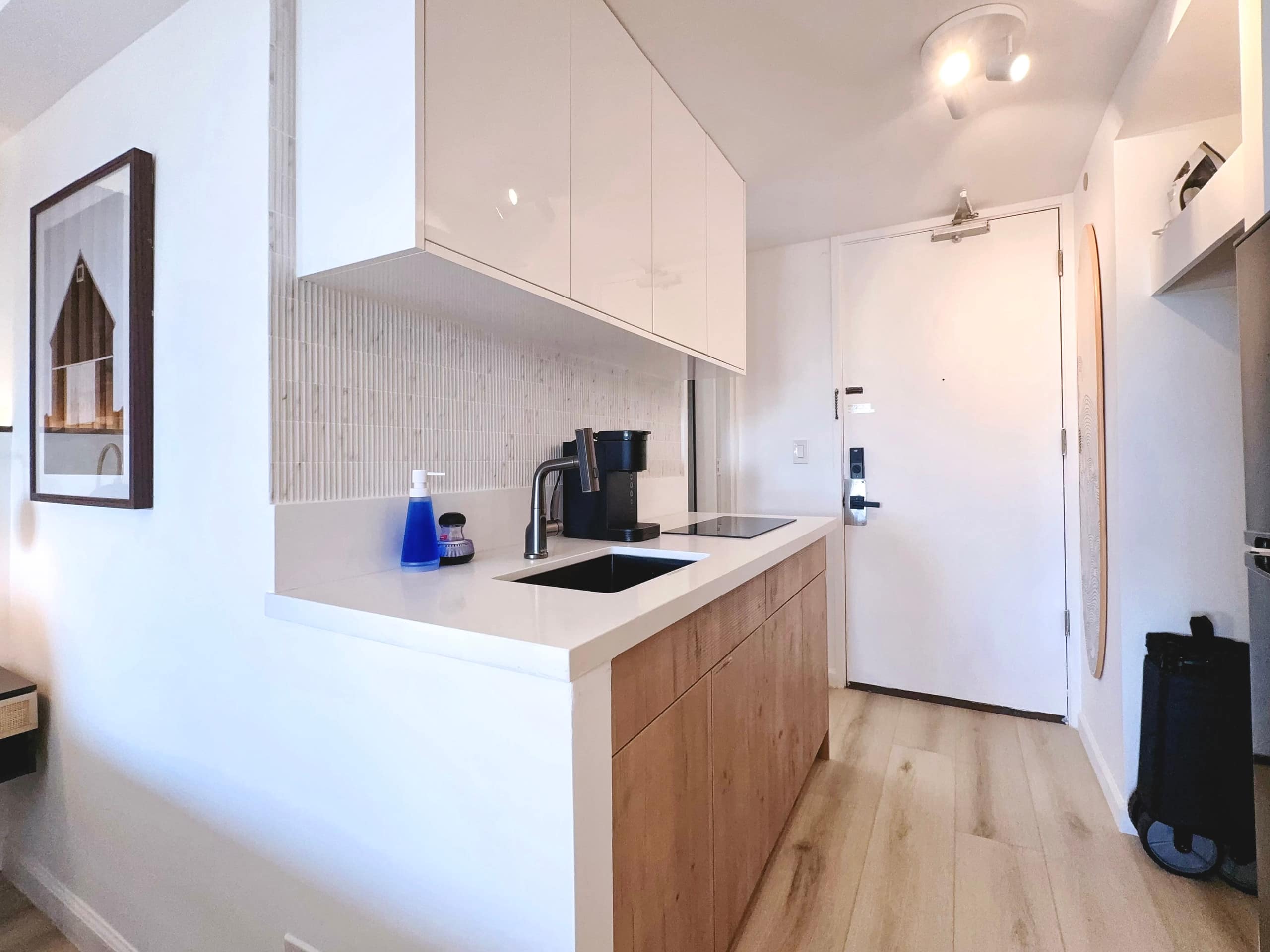 23FL-Upscale Newly Renovated King Studio-Waikiki~ - Image 14