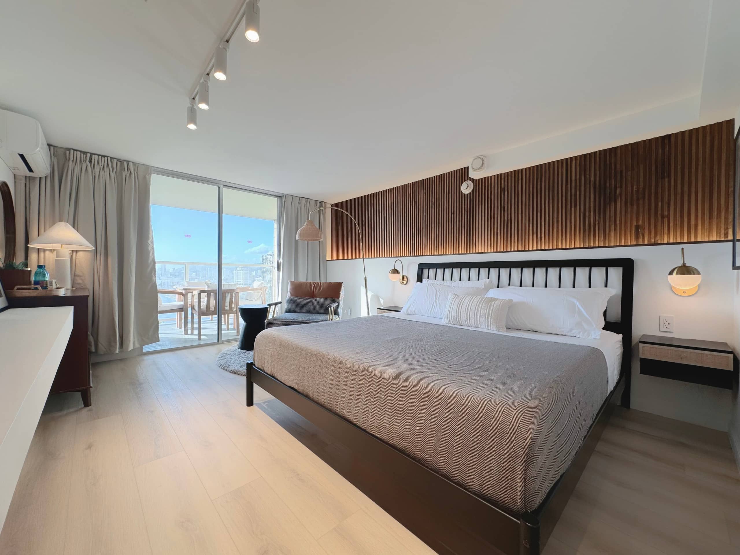 23FL-Upscale Newly Renovated King Studio-Waikiki~ - Image 6