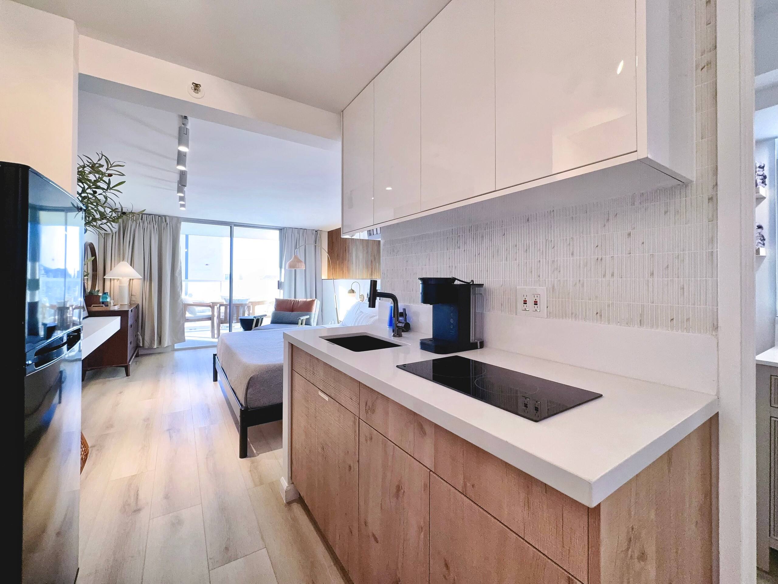 23FL-Upscale Newly Renovated King Studio-Waikiki~ - Image 13
