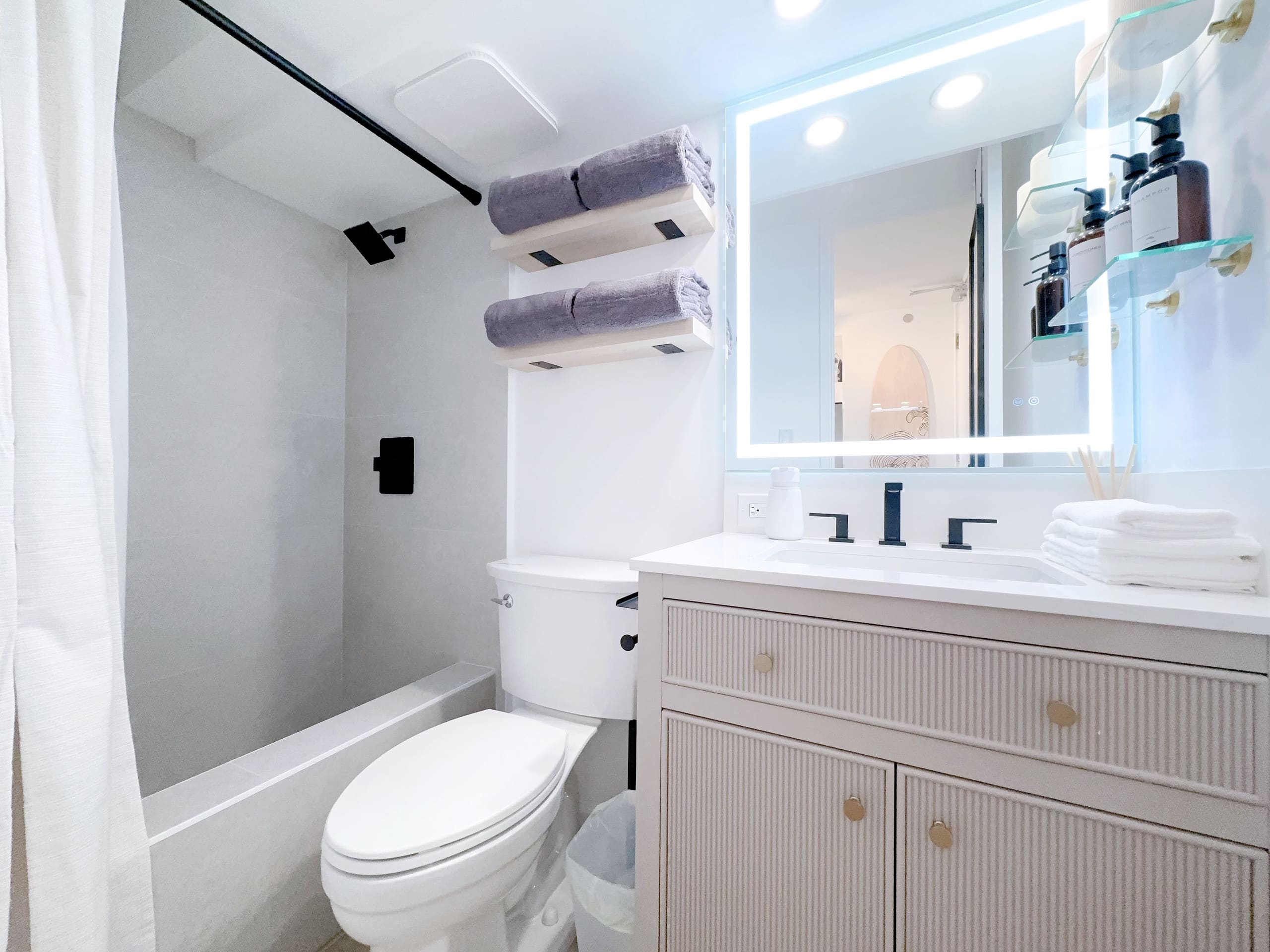 23FL-Upscale Newly Renovated King Studio-Waikiki~ - Image 21