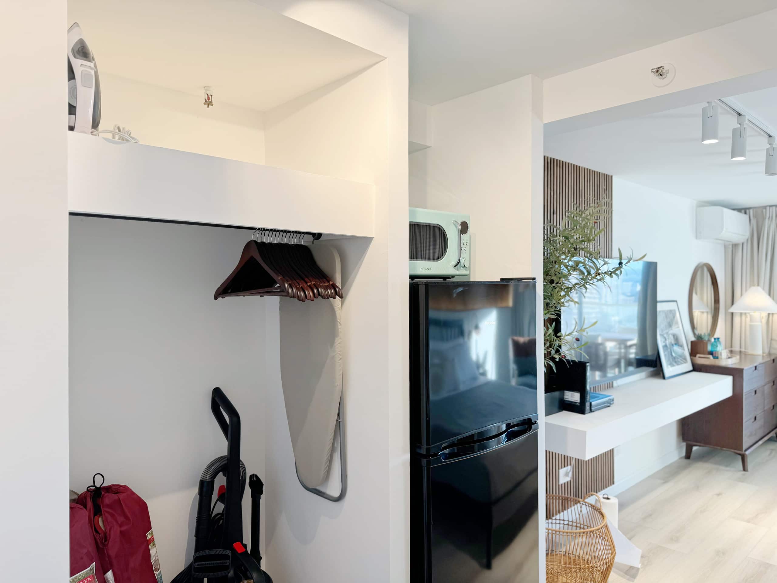 23FL-Upscale Newly Renovated King Studio-Waikiki~ - Image 19