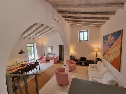 Successful Airbnb property: Casa Virgilio among the centuries olive trees in Agrigento