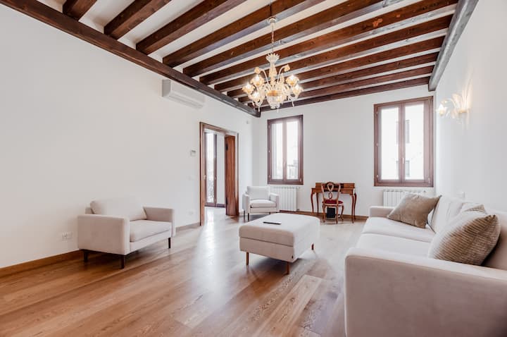 Guesthost - Elegant Apartment Near Piazza S. Marco - ヴェネツィア