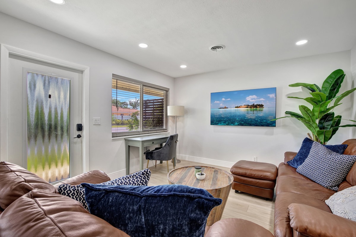 Popular Airbnb listing: The Blue Agave B - Private Backyard, Beach Gear in Pompano Beach
