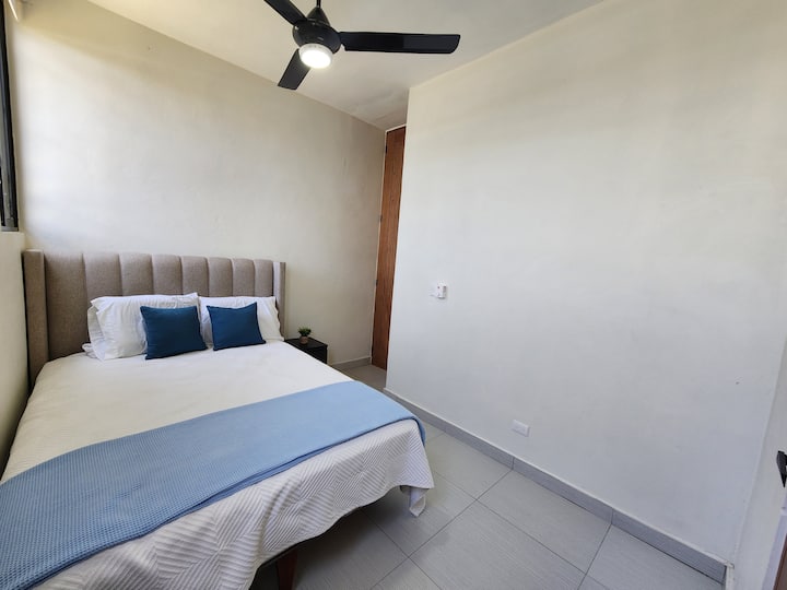 Izba s kúpeľňou na prvom poschodí