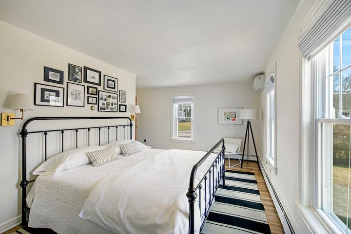 Súkromný vchod zo zadnej terasy.