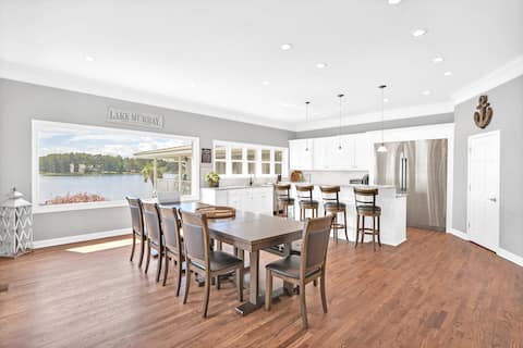 Holiday Lakefront Escape | Hot Tub | Kayak & Dock