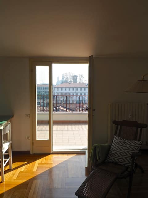 Top performing Airbnb: Bright & charming, roof terrace, hearth of Padova in Padova