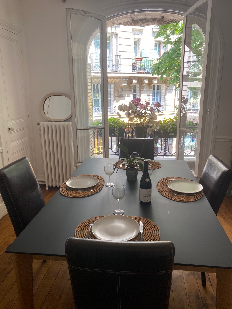 Successful Airbnb property: Charming apartment (110 m2) on wooded site in Paris 15e Arrondissement