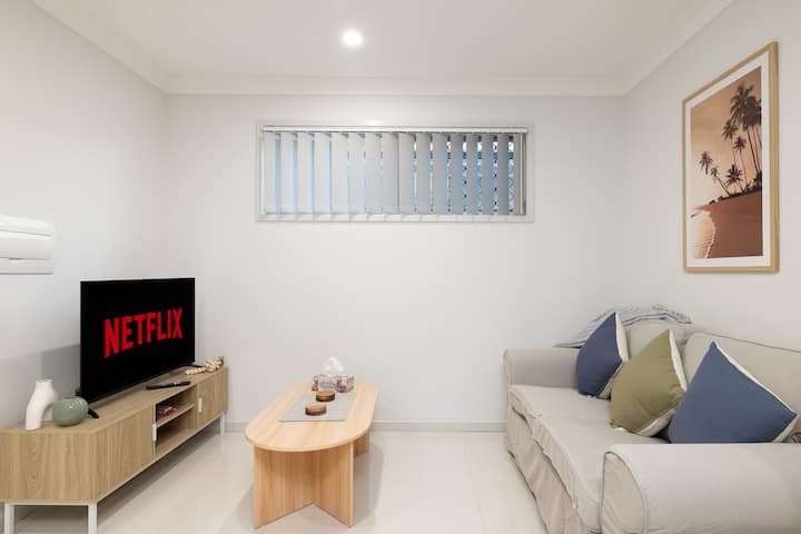 Private Rocklea 1br | Covered Parking | 431f1 - ブリスベン