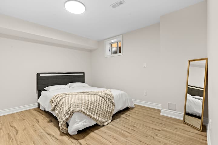 Dormitorio5 - En el nivel inferior - Cama tamaño queen - Mi pequeña porción de cielo aquí